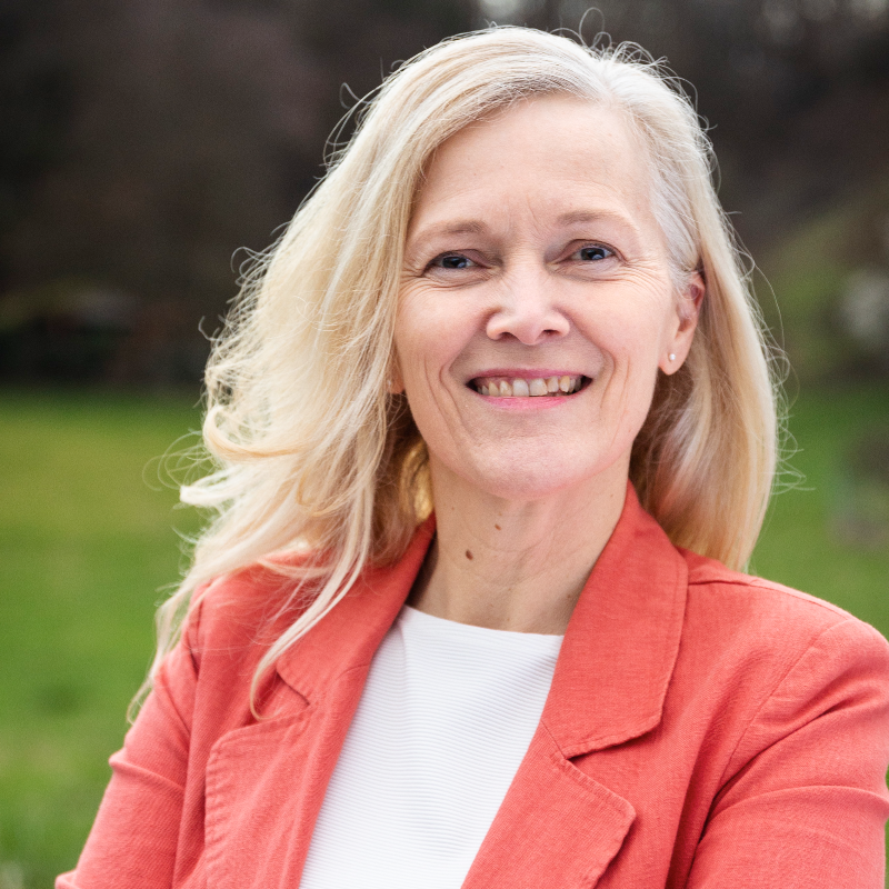  Beate Makus